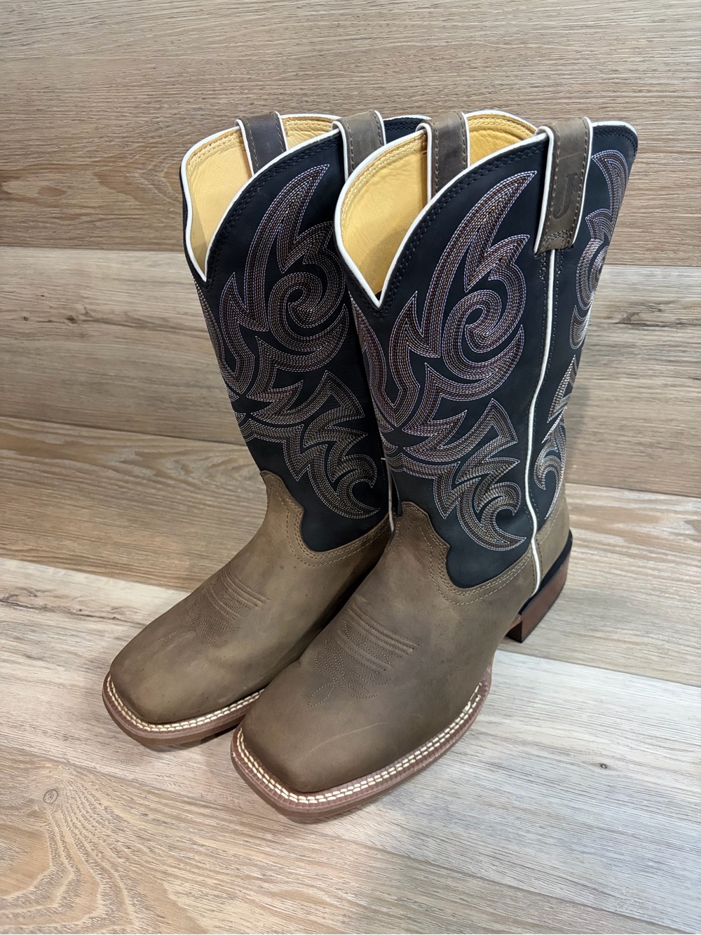 Men's Justin May Day Western Boot size 13D Style #FN7259